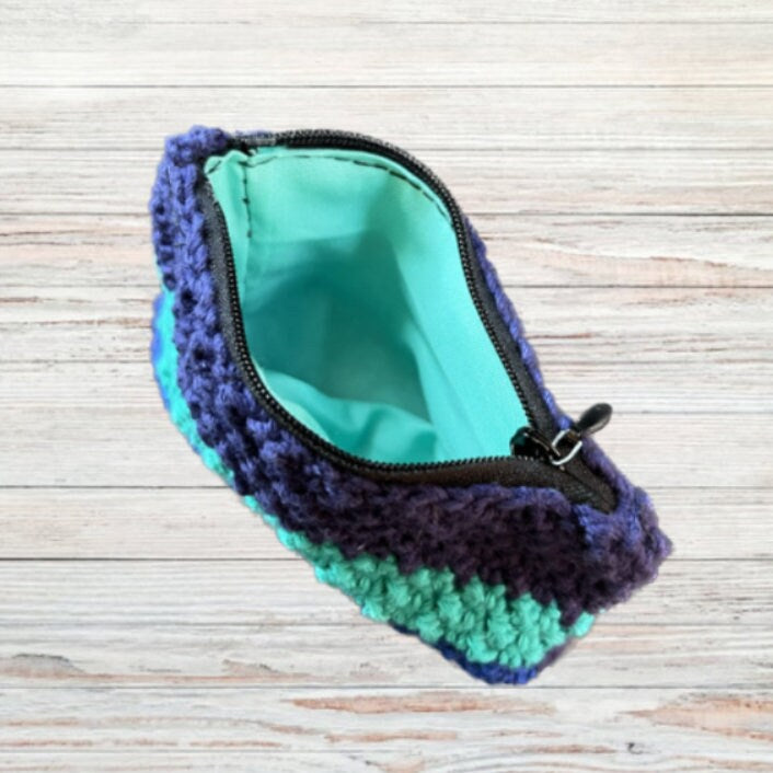 Lined Crocheted Coin Purse With Zipper